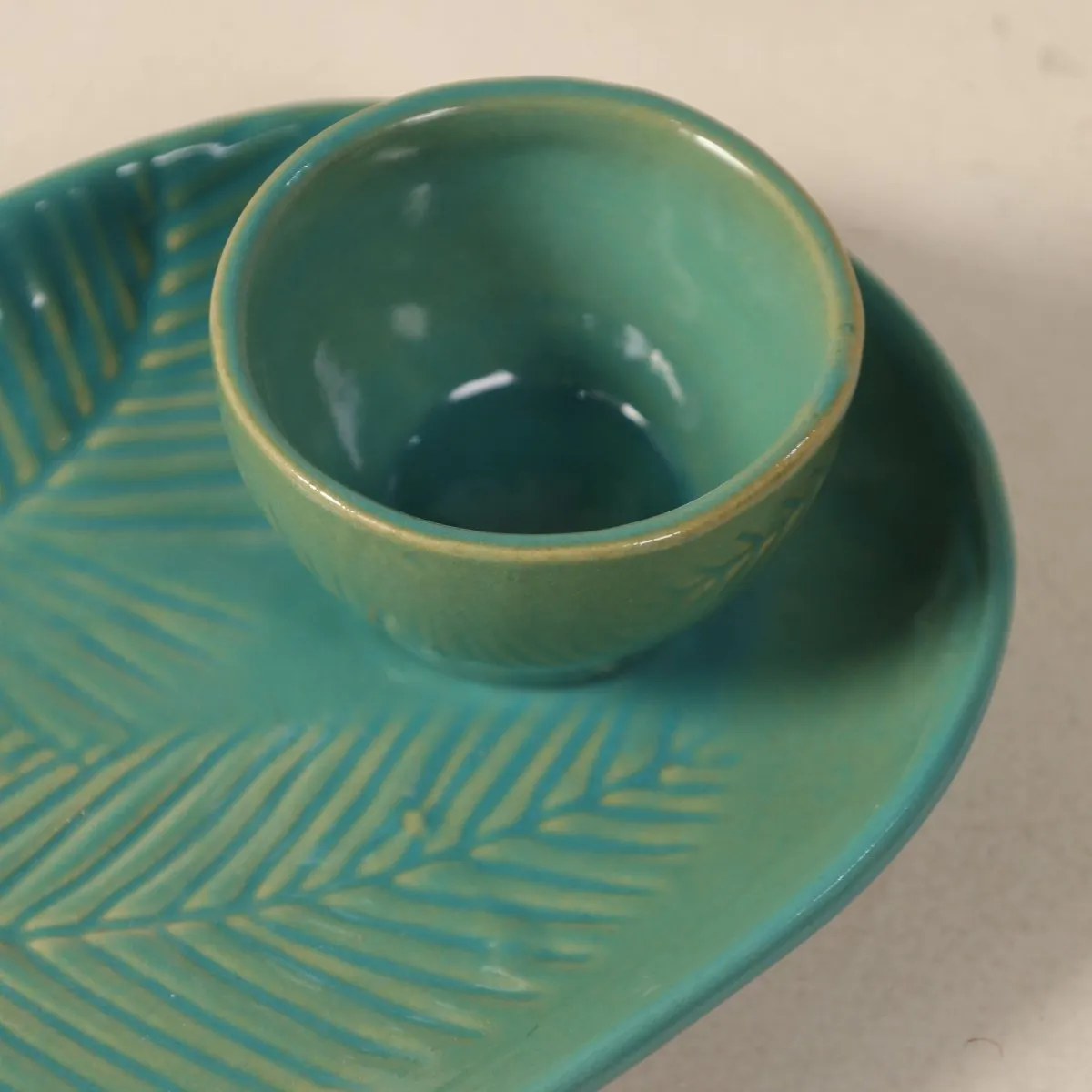 Teal Ceramic Serving Platter And Bowl Set | Set Of 2 | Palm Leaf Design | Handcrafted In India